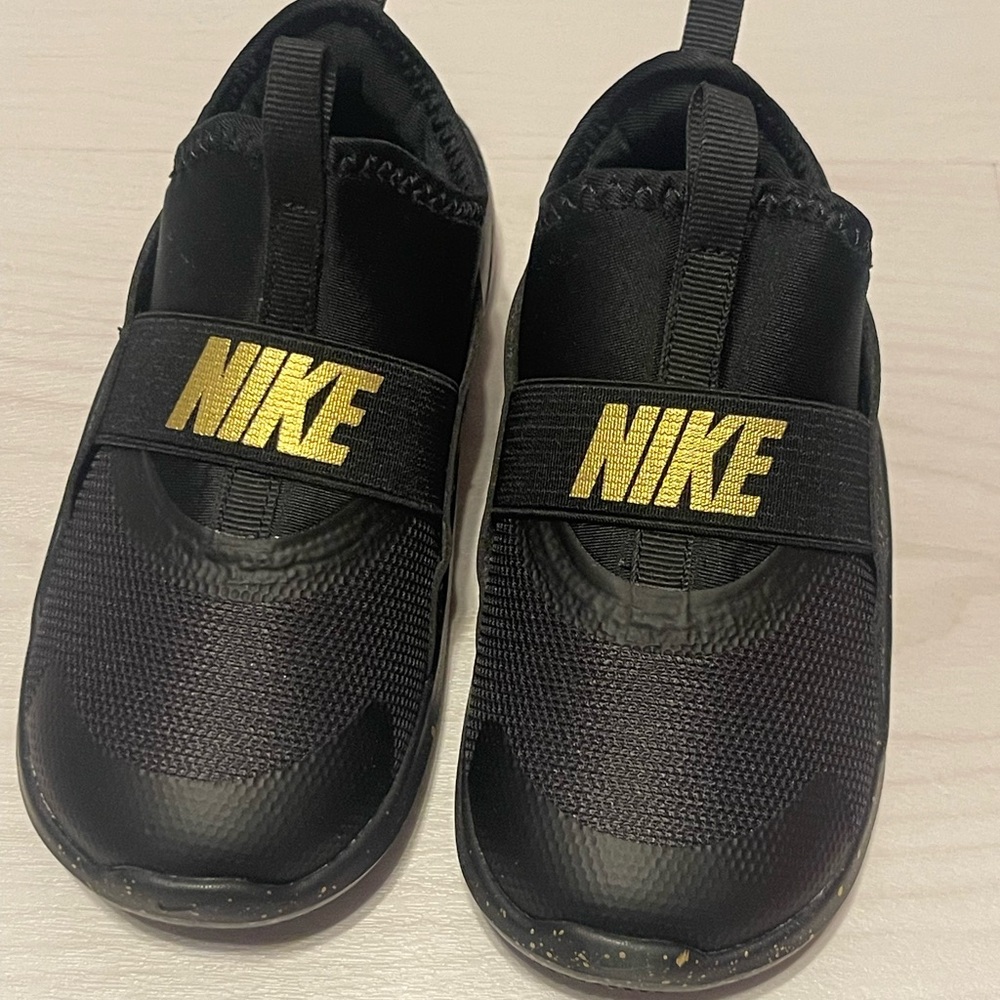 Nike Kids Black and Gold Flex Runner Sneakers - Picture 2 of 4